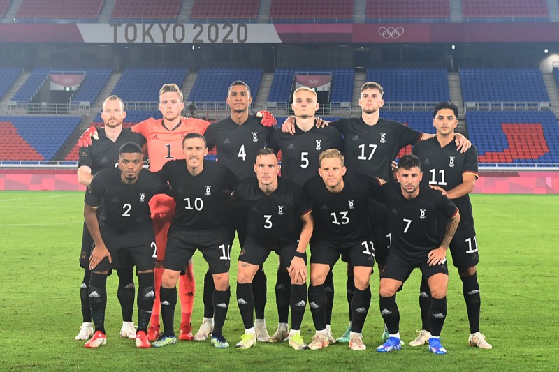 日本のサッカーのユニフォームに「黒」が少ない理由